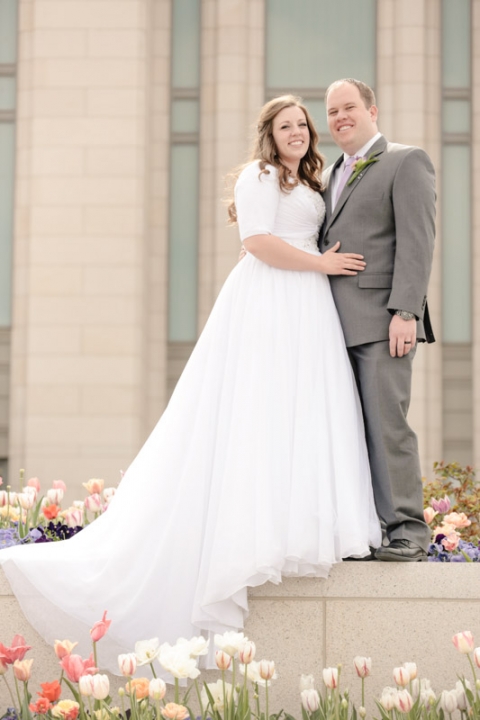 EK-Studios-Wedding-Photographer-Backyard-wedding-reception018-Blog(pp_w480_h720)