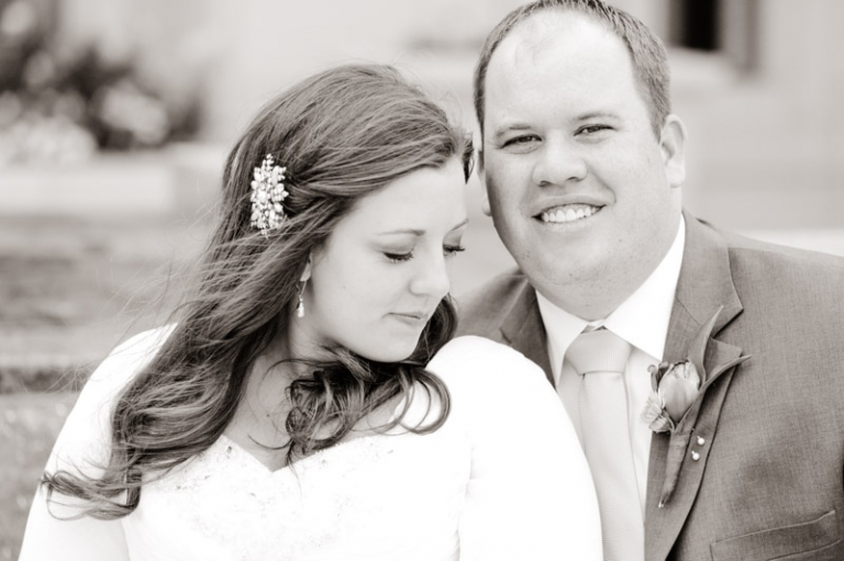 EK-Studios-Wedding-Photographer-Backyard-wedding-reception022-Blog(pp_w768_h511)