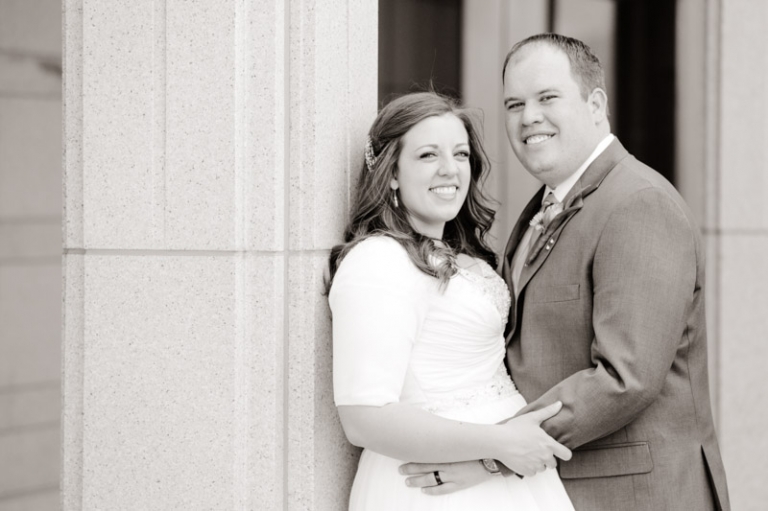 EK-Studios-Wedding-Photographer-Backyard-wedding-reception024-Blog(pp_w768_h511)