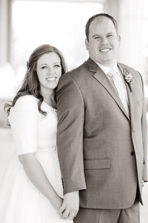 EK-Studios-Wedding-Photographer-Backyard-wedding-reception028-Blog(pp_w480_h720)