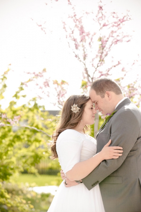 EK-Studios-Wedding-Photographer-Backyard-wedding-reception030-Blog(pp_w480_h720)