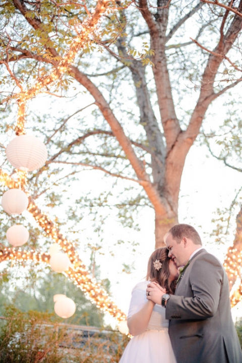 EK-Studios-Wedding-Photographer-Backyard-wedding-reception058-Blog(pp_w480_h720)