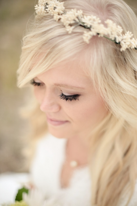 EK-Studios-Wedding-Photographer-Bridals-in-a-canoe-in-the-mountains011-Blog(pp_w480_h720)