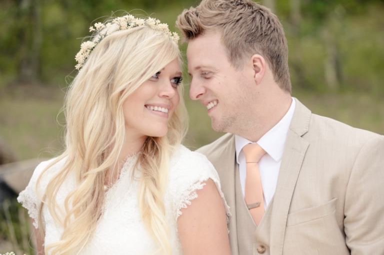 EK-Studios-Wedding-Photographer-Bridals-in-a-canoe-in-the-mountains013-Blog(pp_w768_h511)