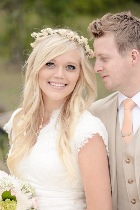 EK-Studios-Wedding-Photographer-Bridals-in-a-canoe-in-the-mountains016-Blog(pp_w480_h720)