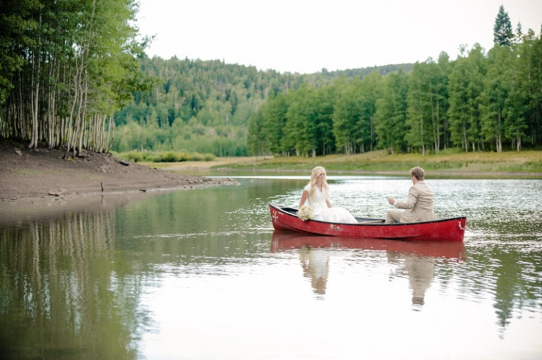 EK-Studios-Wedding-Photographer-Bridals-in-a-canoe-in-the-mountains028-Blog(pp_w768_h511)