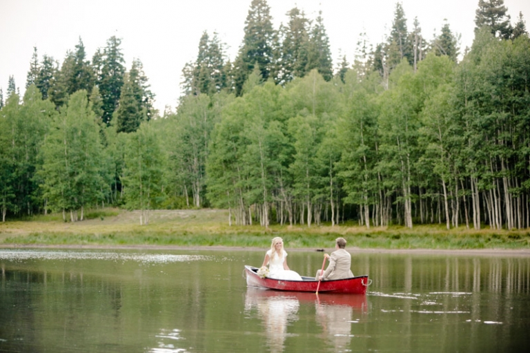 EK-Studios-Wedding-Photographer-Bridals-in-a-canoe-in-the-mountains031-Blog(pp_w768_h511)