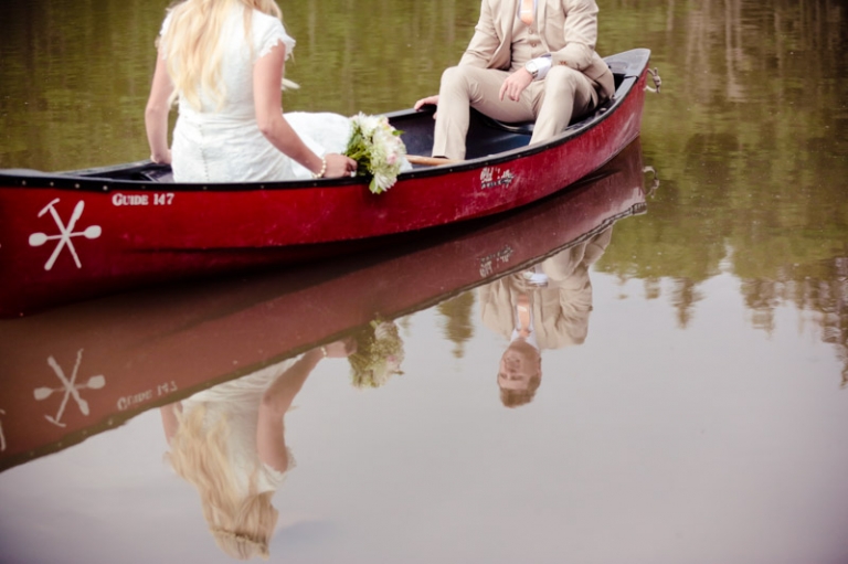 EK-Studios-Wedding-Photographer-Bridals-in-a-canoe-in-the-mountains034-Blog(pp_w768_h511)