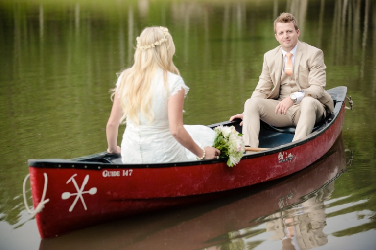 EK-Studios-Wedding-Photographer-Bridals-in-a-canoe-in-the-mountains035-Blog(pp_w768_h511)