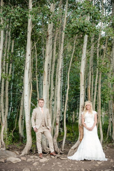 EK-Studios-Wedding-Photographer-Bridals-in-a-canoe-in-the-mountains043-Blog(pp_w480_h720)
