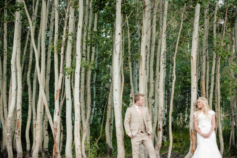 EK-Studios-Wedding-Photographer-Bridals-in-a-canoe-in-the-mountains045-Blog(pp_w768_h511)