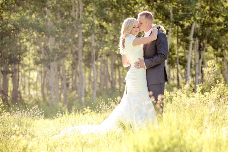 EK-Studios-Wedding-Photographer-Bridals-in-aspens010-Blog(pp_w768_h511)