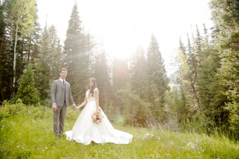 EK-Studios-Wedding-Photographer-Bridals-in-the-mountains-wildflowers007-Blog(pp_w768_h511)