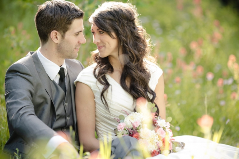 EK-Studios-Wedding-Photographer-Bridals-in-the-mountains-wildflowers010-Blog(pp_w768_h511)