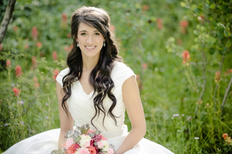 EK-Studios-Wedding-Photographer-Bridals-in-the-mountains-wildflowers015-Blog(pp_w768_h511)