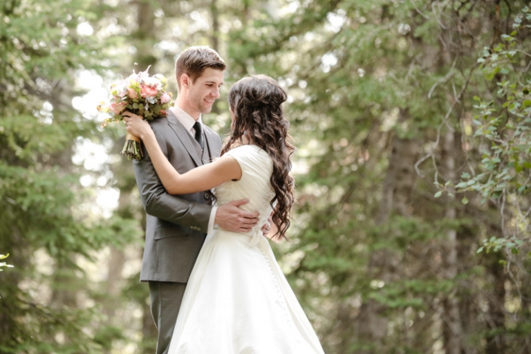 EK-Studios-Wedding-Photographer-Bridals-in-the-mountains-wildflowers023-Blog(pp_w768_h512)
