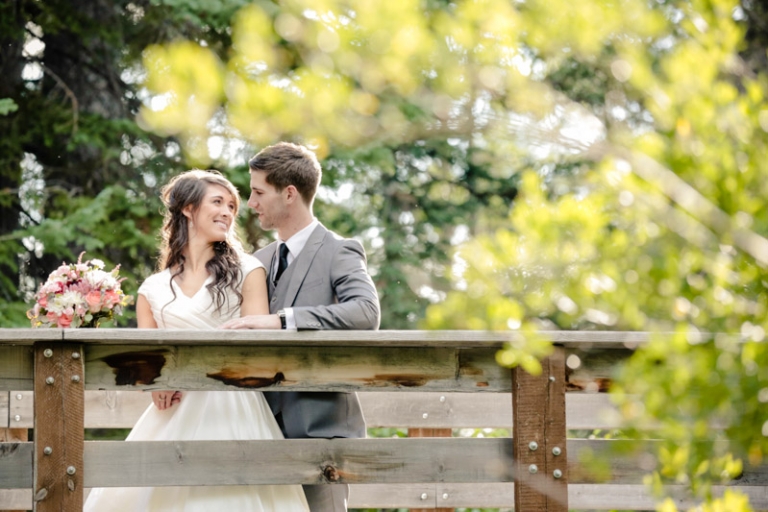 EK-Studios-Wedding-Photographer-Bridals-in-the-mountains-wildflowers026-Blog(pp_w768_h512)