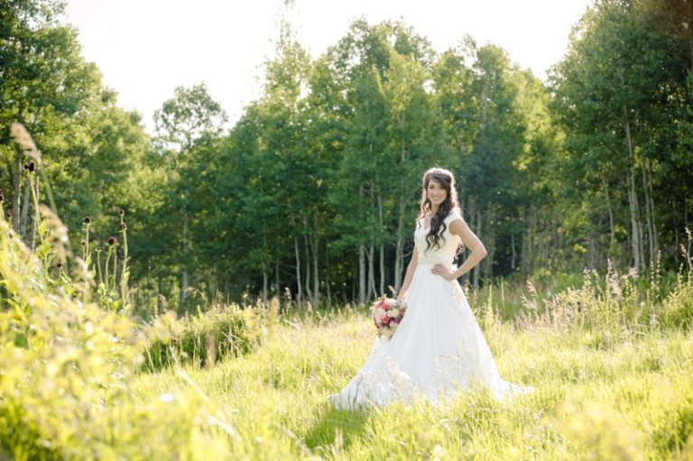 EK-Studios-Wedding-Photographer-Bridals-in-the-mountains-wildflowers038-Blog(pp_w768_h511)