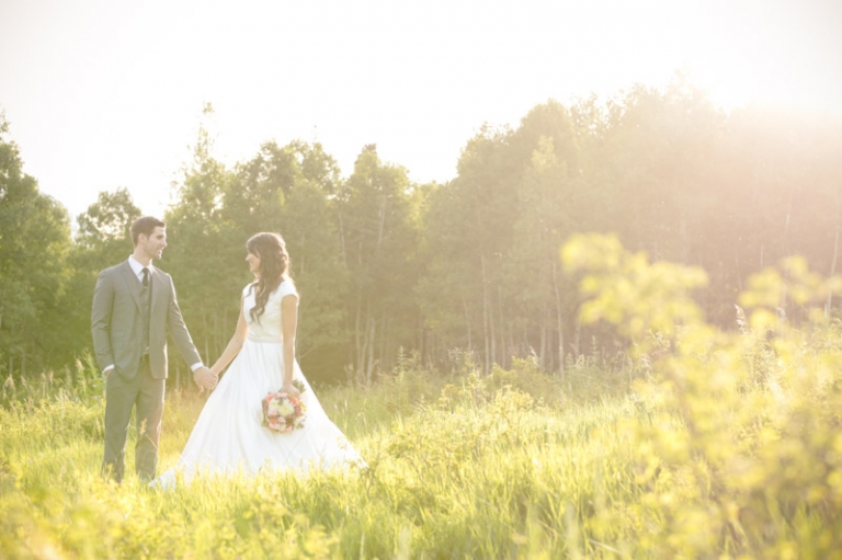 EK-Studios-Wedding-Photographer-Bridals-in-the-mountains-wildflowers039-Blog(pp_w768_h511)