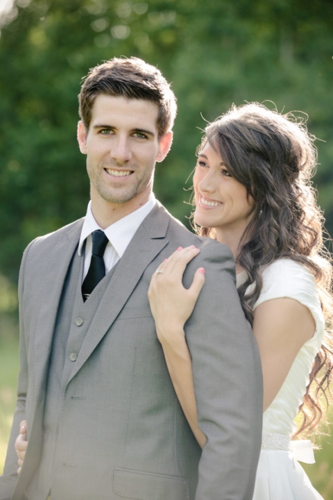 EK-Studios-Wedding-Photographer-Bridals-in-the-mountains-wildflowers042-Blog(pp_w480_h720)