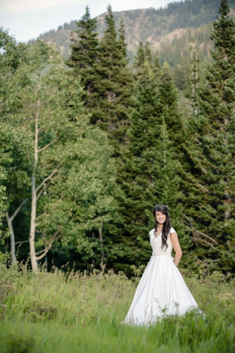 EK-Studios-Wedding-Photographer-Bridals-in-the-mountains-wildflowers051-Blog(pp_w480_h720)