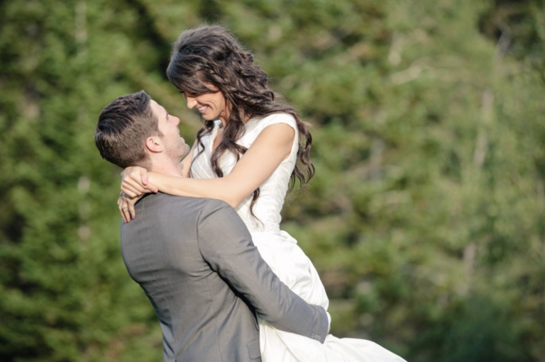 EK-Studios-Wedding-Photographer-Bridals-in-the-mountains-wildflowers052-Blog(pp_w768_h511)