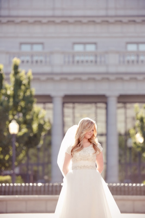 EK-Studios-Wedding-Photographer-Classy-Bridals-Utah005-Blog(pp_w480_h720)
