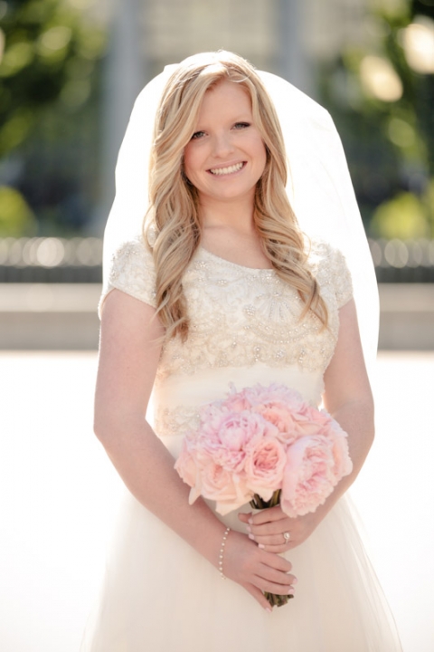 EK-Studios-Wedding-Photographer-Classy-Bridals-Utah006-Blog(pp_w480_h720)