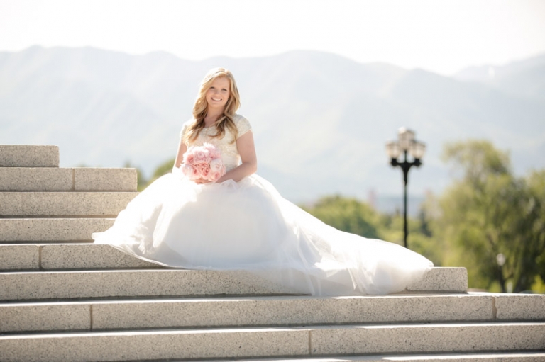 EK-Studios-Wedding-Photographer-Classy-Bridals-Utah011-Blog(pp_w768_h511)