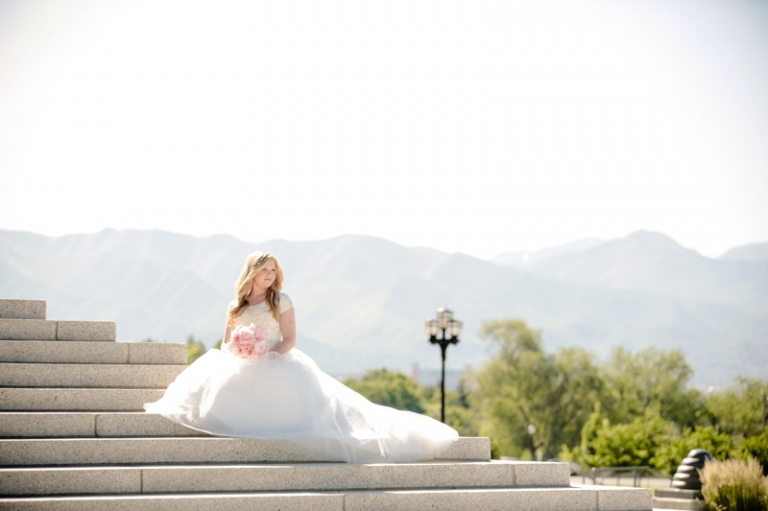 EK-Studios-Wedding-Photographer-Classy-Bridals-Utah012-Blog(pp_w768_h511)