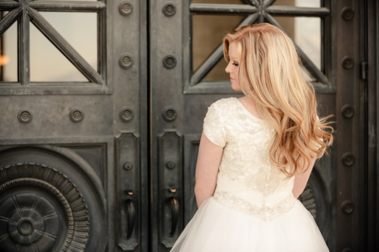 EK-Studios-Wedding-Photographer-Classy-Bridals-Utah019-Blog(pp_w768_h511)