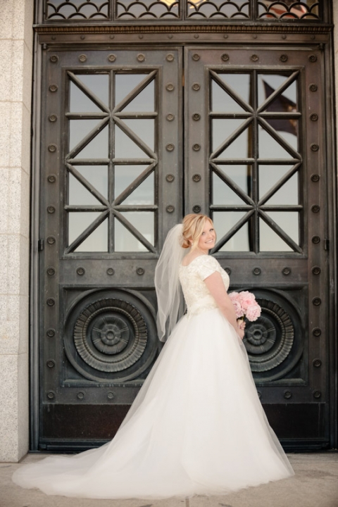 EK-Studios-Wedding-Photographer-Classy-Bridals-Utah020-Blog(pp_w480_h720)