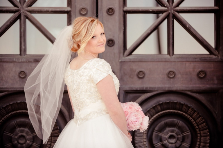 EK-Studios-Wedding-Photographer-Classy-Bridals-Utah022-Blog(pp_w768_h511)