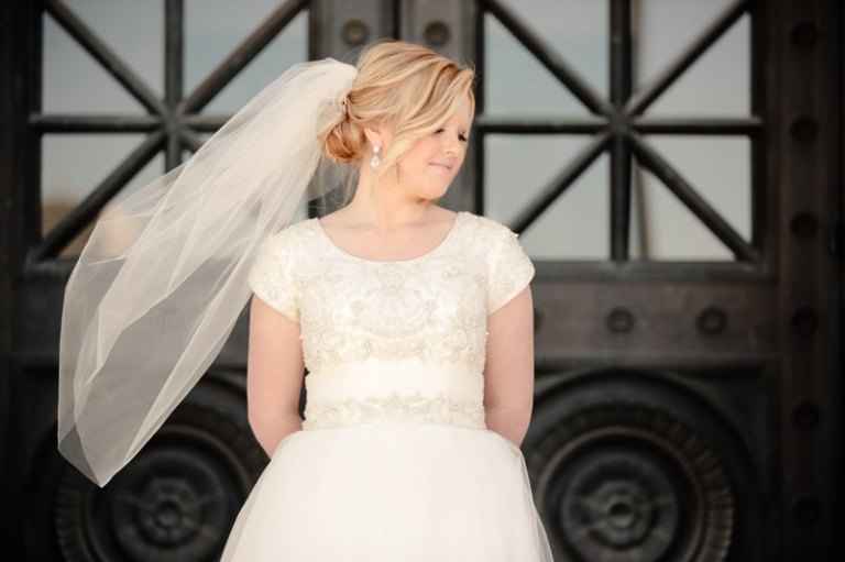 EK-Studios-Wedding-Photographer-Classy-Bridals-Utah023-Blog(pp_w768_h511)