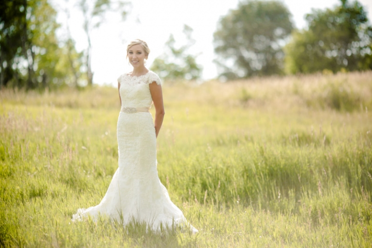 EK-Studios-Wedding-Photographer-Elegant-Bridals-in-a-meadow-007-Blog(pp_w768_h511)