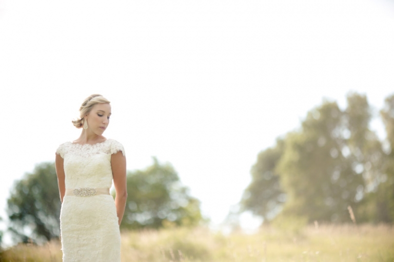 EK-Studios-Wedding-Photographer-Elegant-Bridals-in-a-meadow-008-Blog(pp_w768_h511)