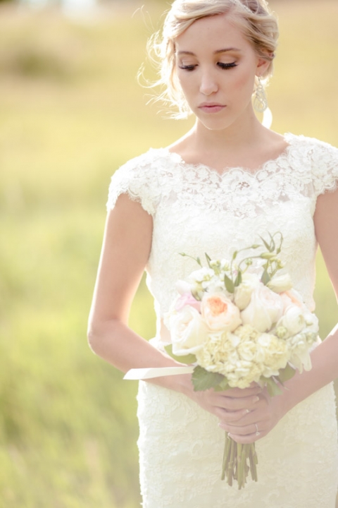 EK-Studios-Wedding-Photographer-Elegant-Bridals-in-a-meadow-010-Blog(pp_w480_h720)