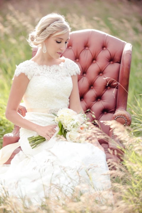 EK-Studios-Wedding-Photographer-Elegant-Bridals-in-a-meadow-013-Blog(pp_w480_h720)