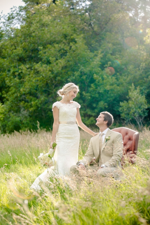 EK-Studios-Wedding-Photographer-Elegant-Bridals-in-a-meadow-014-Blog(pp_w480_h720)