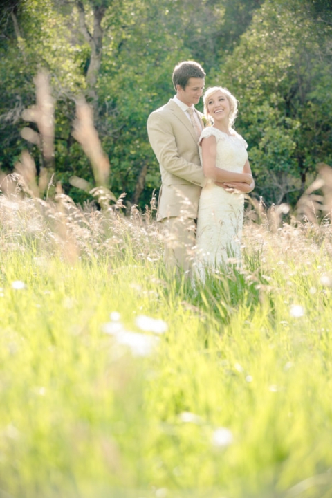 EK-Studios-Wedding-Photographer-Elegant-Bridals-in-a-meadow-019-Blog(pp_w480_h720)