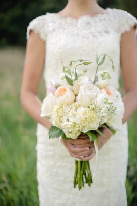 EK-Studios-Wedding-Photographer-Elegant-Bridals-in-a-meadow-024-Blog(pp_w480_h720)