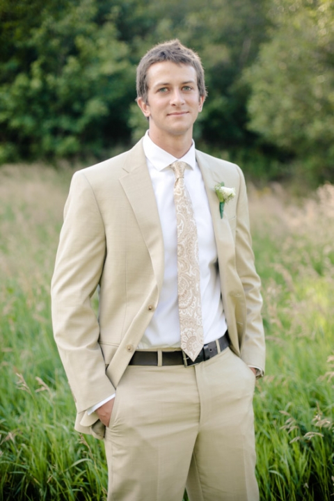 EK-Studios-Wedding-Photographer-Elegant-Bridals-in-a-meadow-027-Blog(pp_w480_h720)