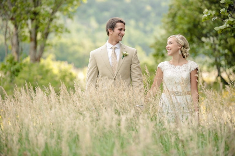 EK-Studios-Wedding-Photographer-Elegant-Bridals-in-a-meadow-032-Blog(pp_w768_h511)