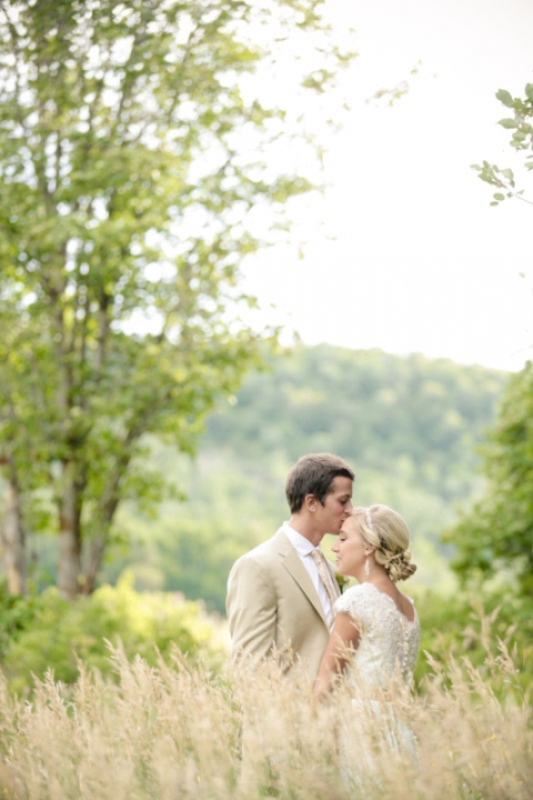 EK-Studios-Wedding-Photographer-Elegant-Bridals-in-a-meadow-033-Blog(pp_w480_h720)
