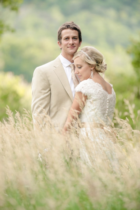 EK-Studios-Wedding-Photographer-Elegant-Bridals-in-a-meadow-034-Blog(pp_w480_h720)