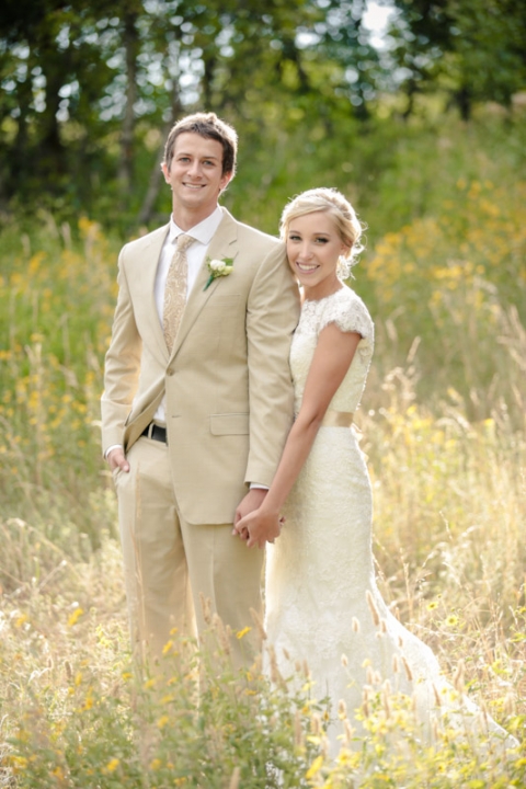 EK-Studios-Wedding-Photographer-Elegant-Bridals-in-a-meadow-036-Blog(pp_w480_h720)