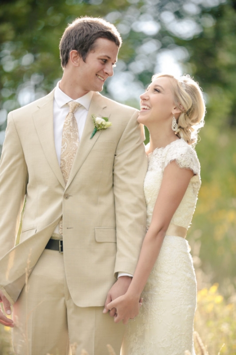 EK-Studios-Wedding-Photographer-Elegant-Bridals-in-a-meadow-037-Blog(pp_w480_h720)