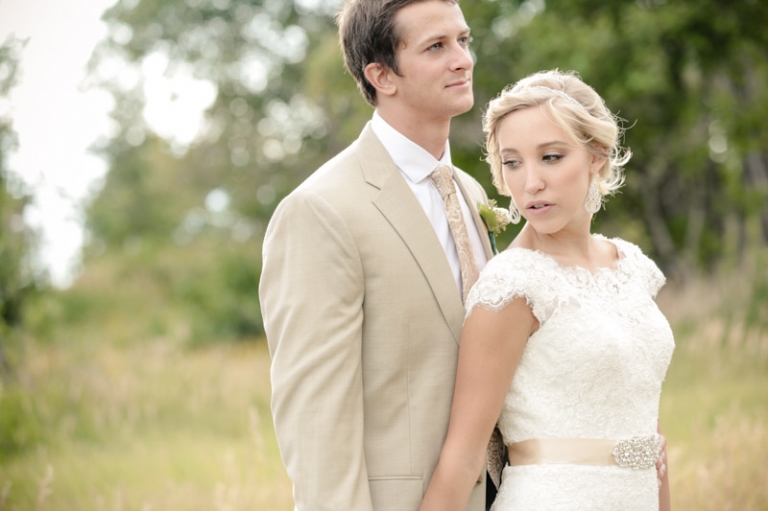 EK-Studios-Wedding-Photographer-Elegant-Bridals-in-a-meadow-040-Blog(pp_w768_h511)