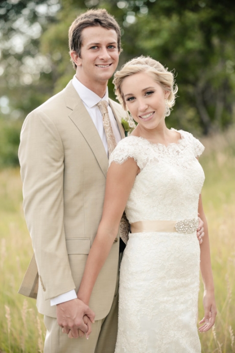 EK-Studios-Wedding-Photographer-Elegant-Bridals-in-a-meadow-041-Blog(pp_w480_h720)