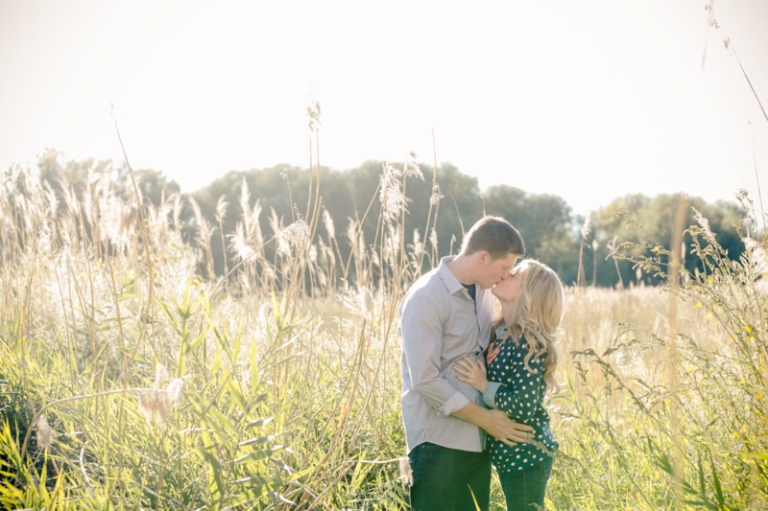EK-Studios-Wedding-Photographer-Engagements-in-tall-grass010-Blog(pp_w768_h511)